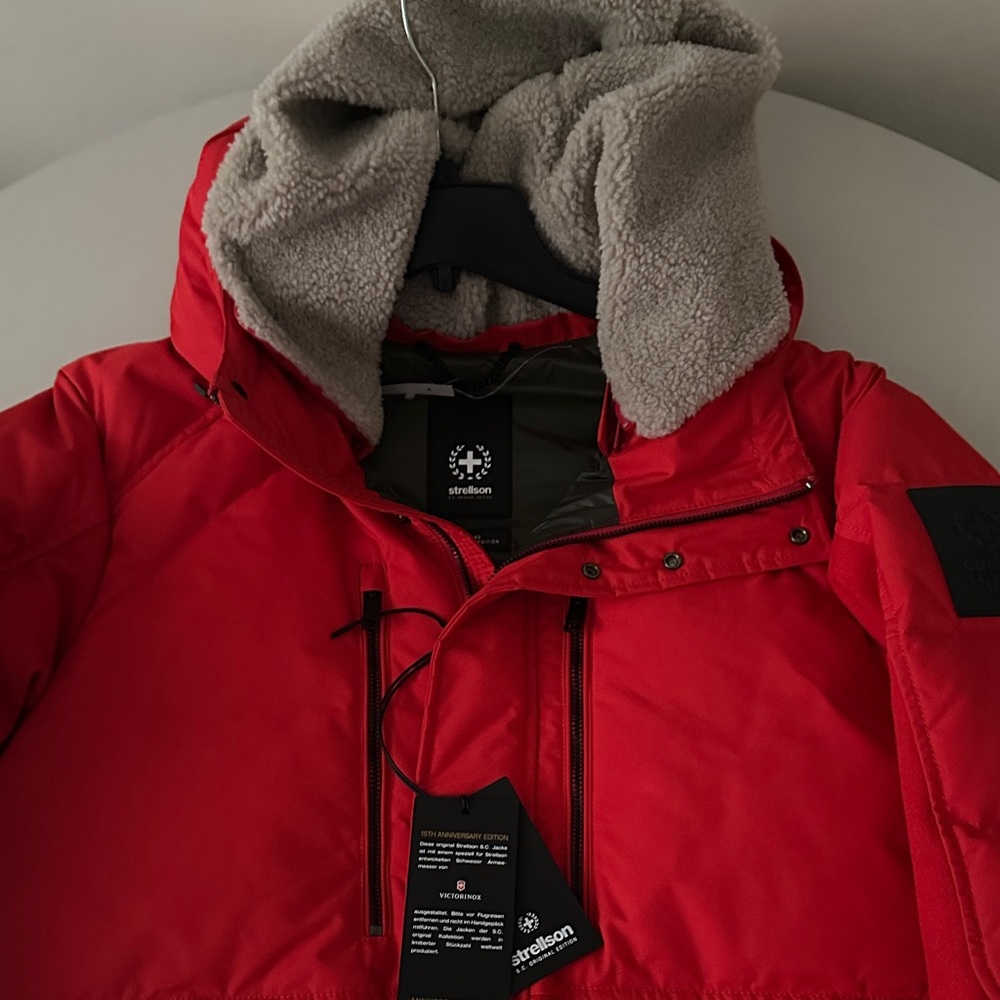 Strellson Kids Red Puffer Jacket - Picture 2 of 7